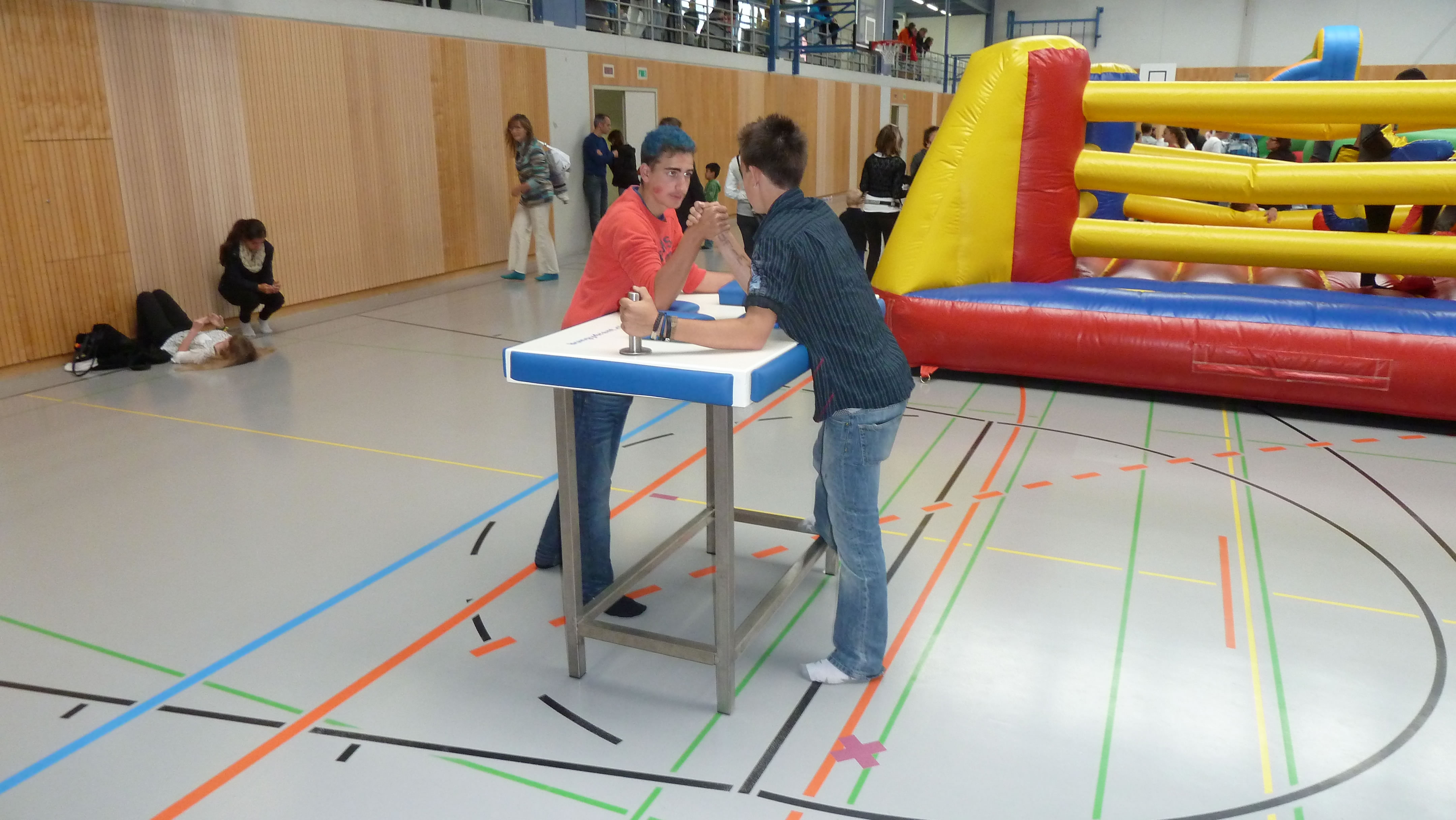 Armwrestling Tisch Verstellbar - Professioneller Armdrücktisch Mit Zubehör